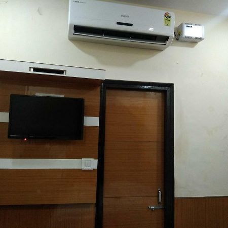 Silver Palace Hotel New Delhi Ngoại thất bức ảnh
