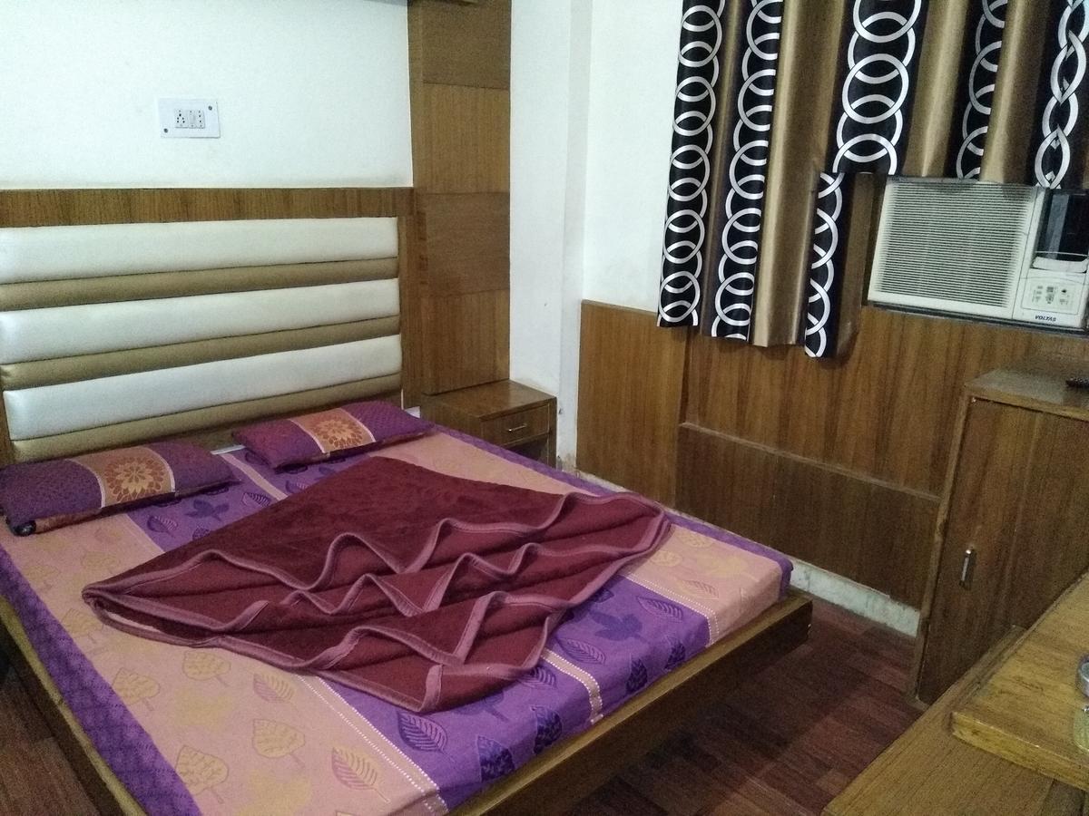 Silver Palace Hotel New Delhi Ngoại thất bức ảnh