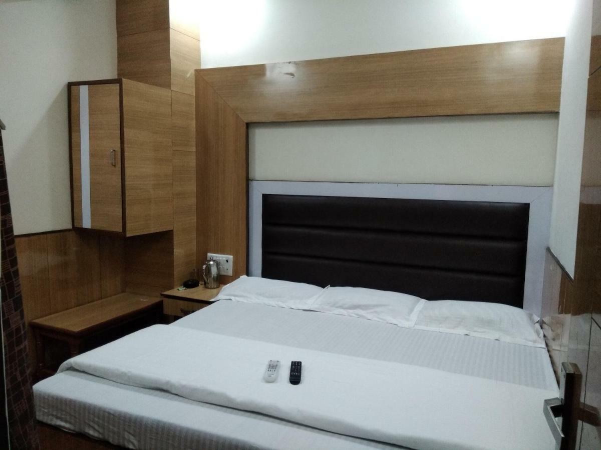 Silver Palace Hotel New Delhi Ngoại thất bức ảnh
