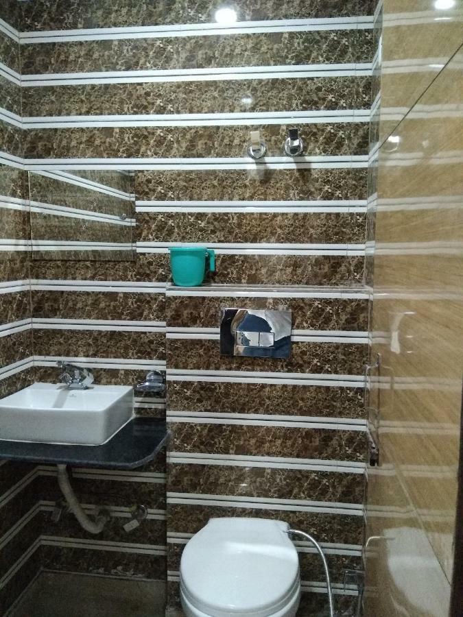 Silver Palace Hotel New Delhi Ngoại thất bức ảnh