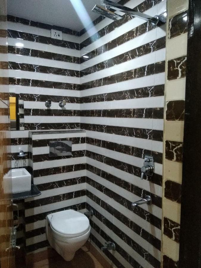 Silver Palace Hotel New Delhi Ngoại thất bức ảnh