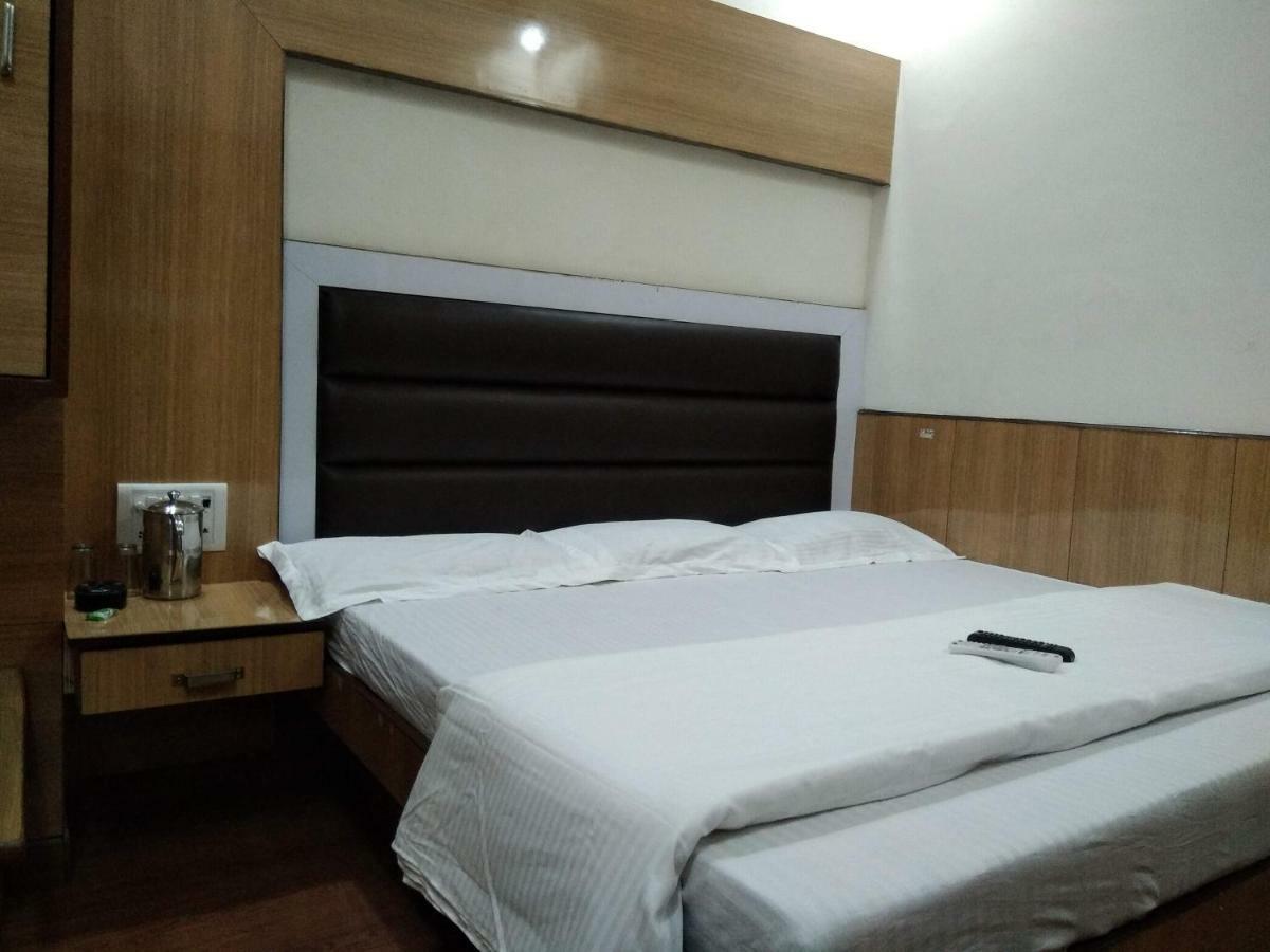 Silver Palace Hotel New Delhi Ngoại thất bức ảnh
