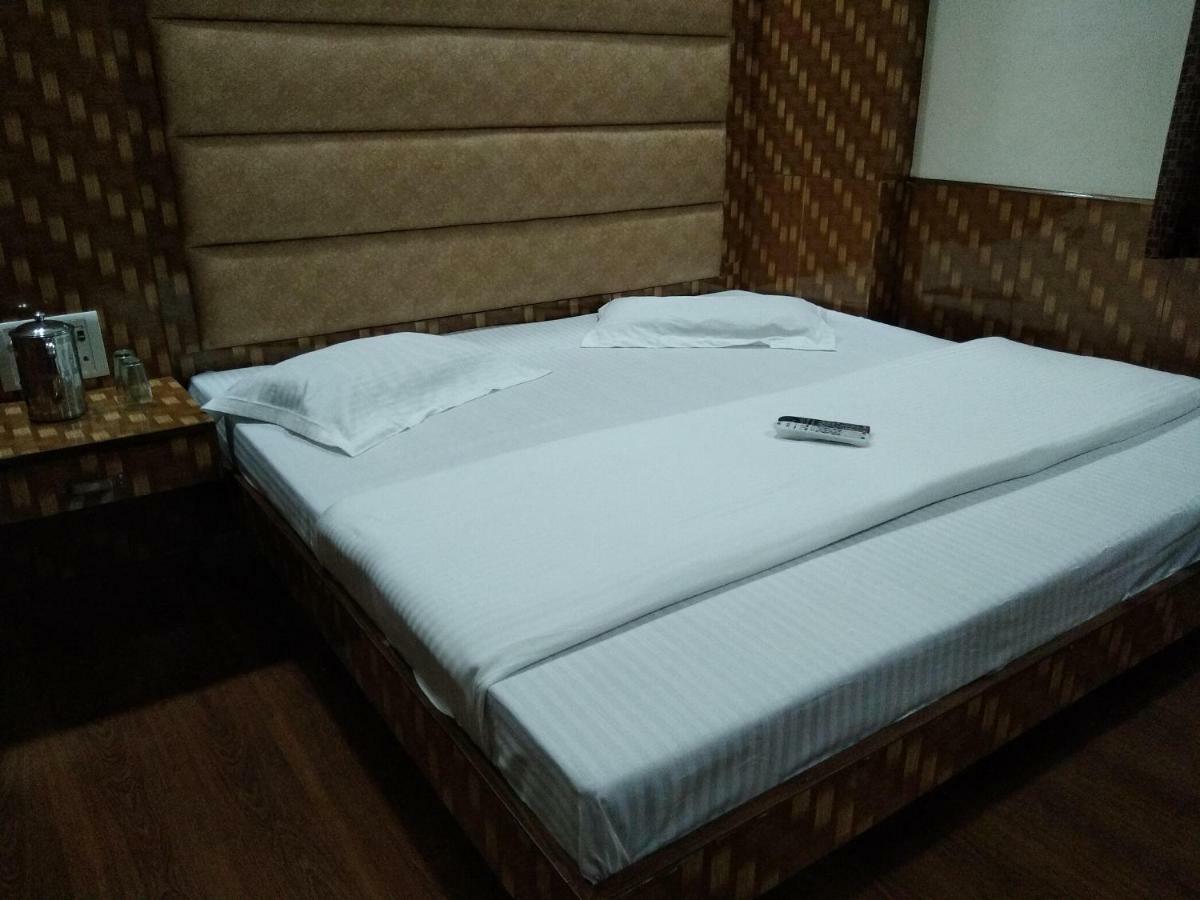 Silver Palace Hotel New Delhi Ngoại thất bức ảnh