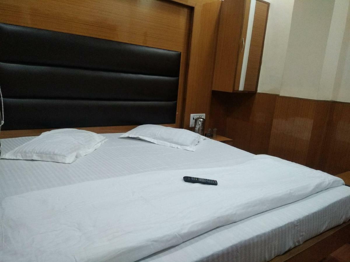 Silver Palace Hotel New Delhi Ngoại thất bức ảnh