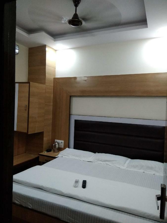 Silver Palace Hotel New Delhi Ngoại thất bức ảnh