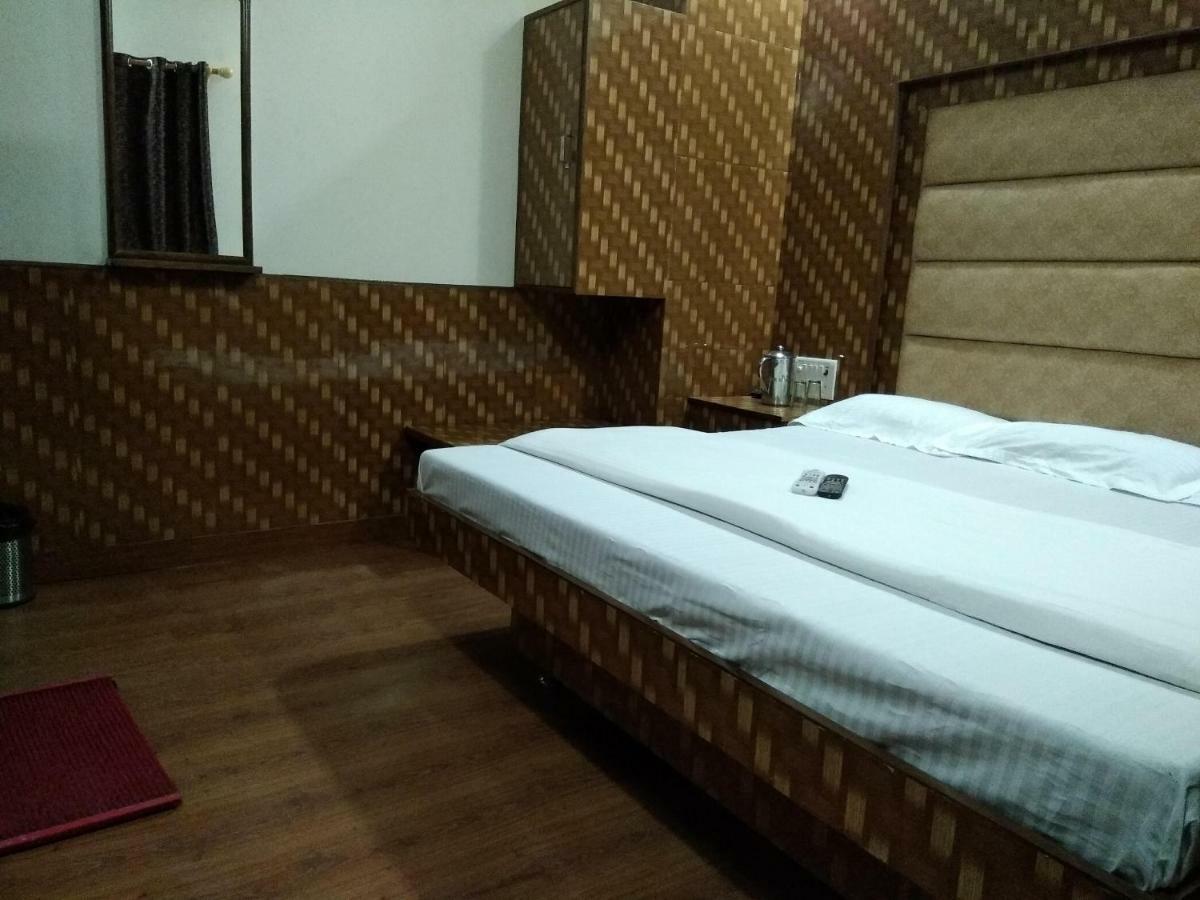 Silver Palace Hotel New Delhi Ngoại thất bức ảnh