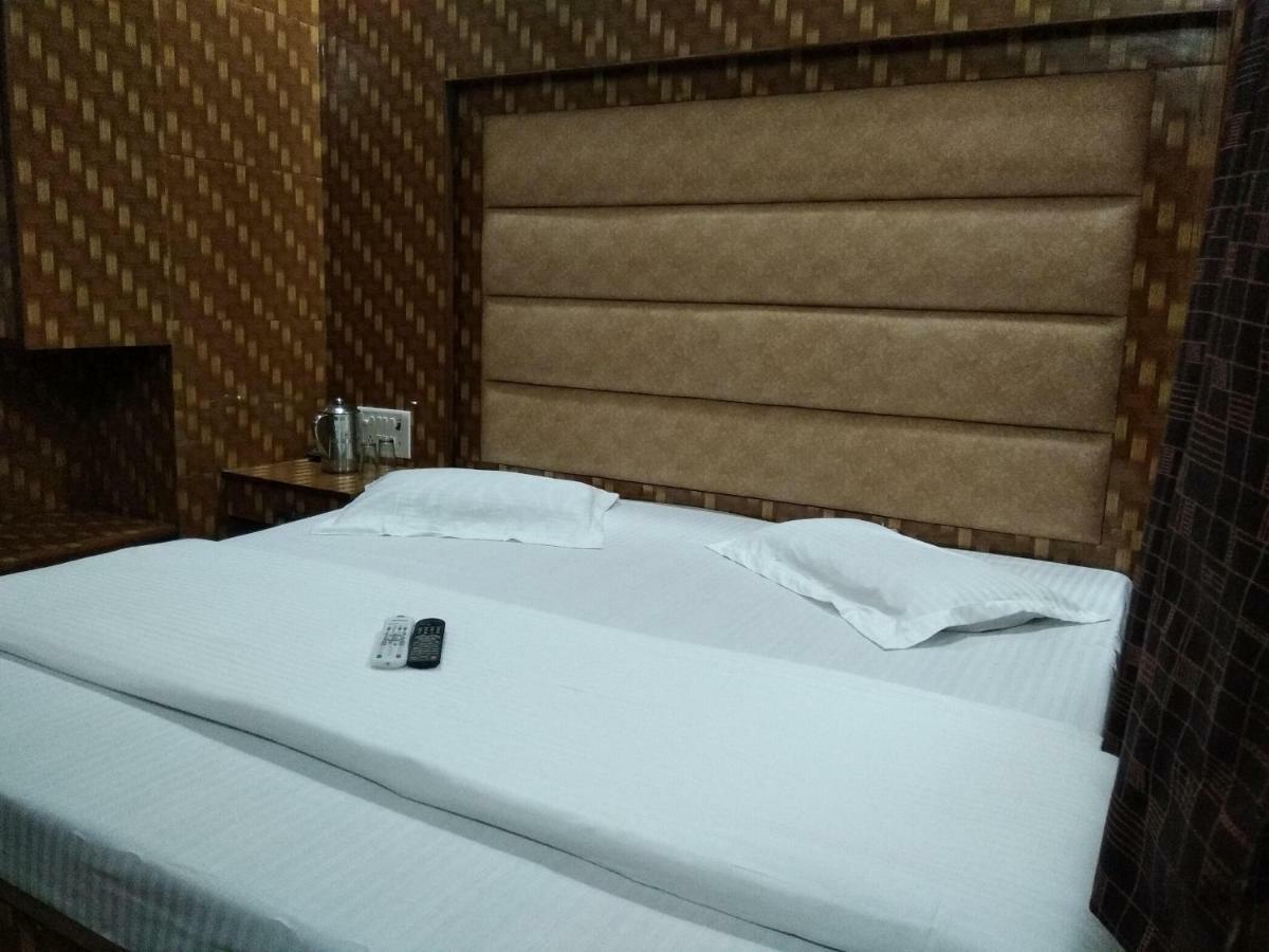 Silver Palace Hotel New Delhi Ngoại thất bức ảnh